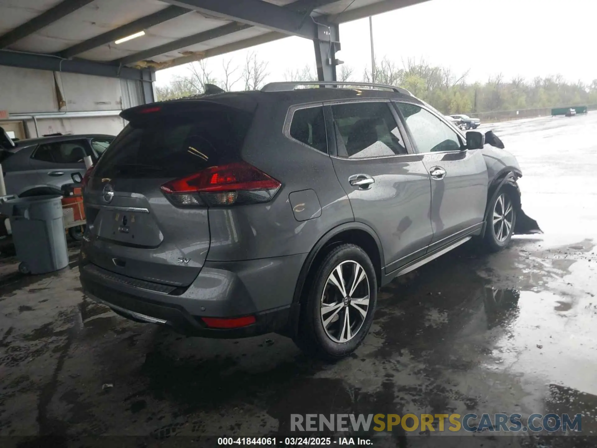 4 Photograph of a damaged car 5N1AT2MT7KC784380 NISSAN ROGUE 2019