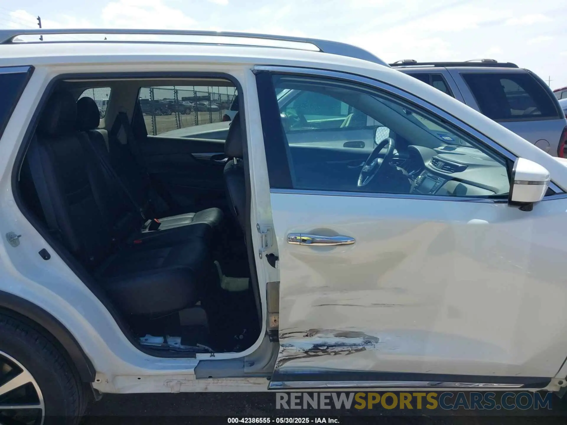 14 Photograph of a damaged car 5N1AT2MT7KC801629 NISSAN ROGUE 2019