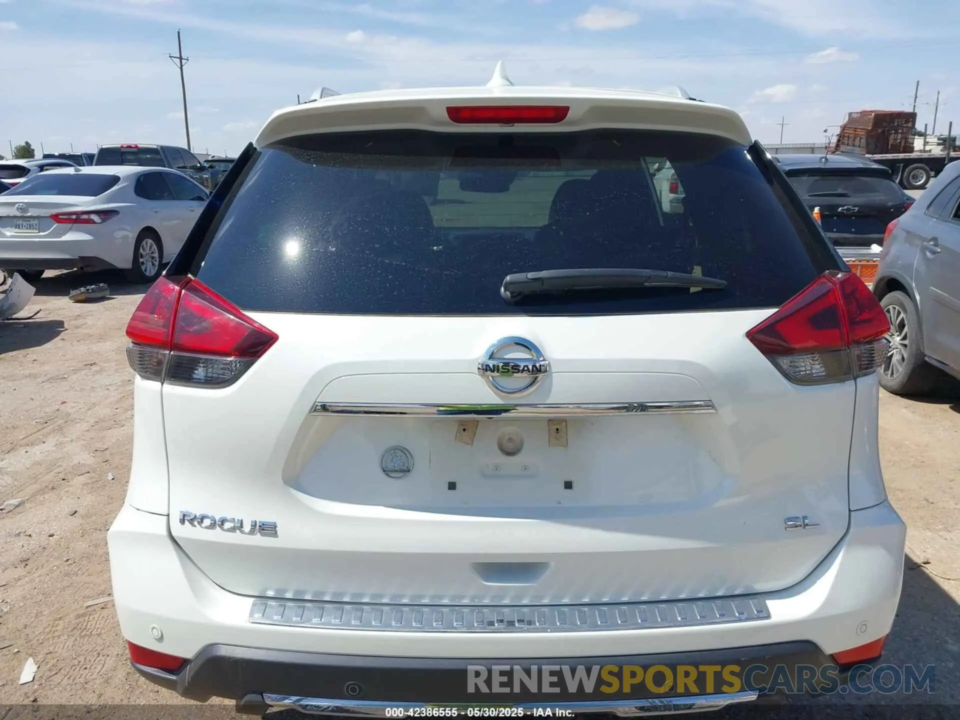 17 Photograph of a damaged car 5N1AT2MT7KC801629 NISSAN ROGUE 2019