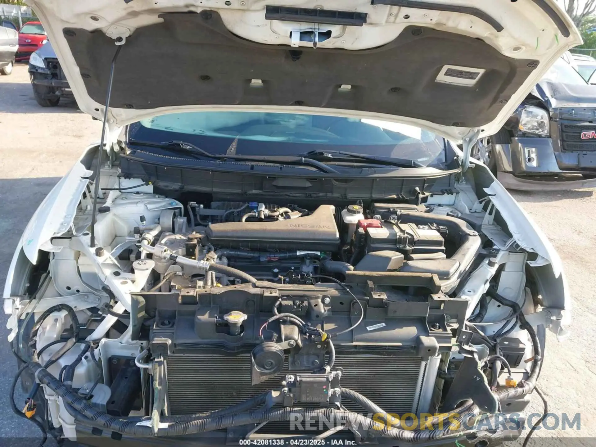 10 Photograph of a damaged car 5N1AT2MT7KC825753 NISSAN ROGUE 2019