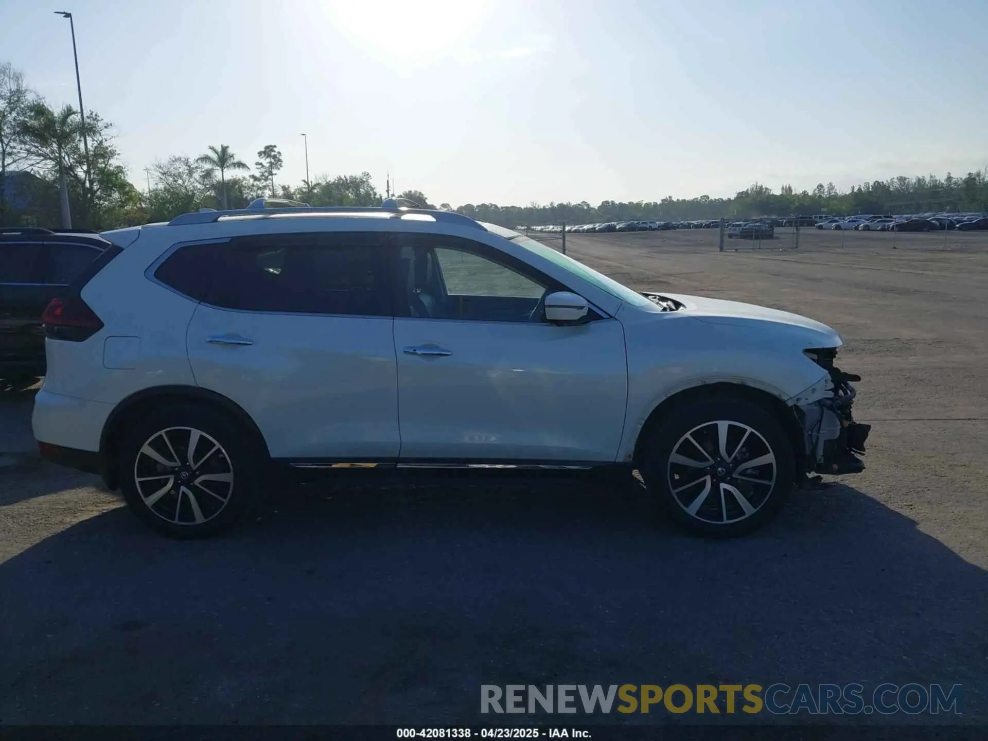 14 Photograph of a damaged car 5N1AT2MT7KC825753 NISSAN ROGUE 2019