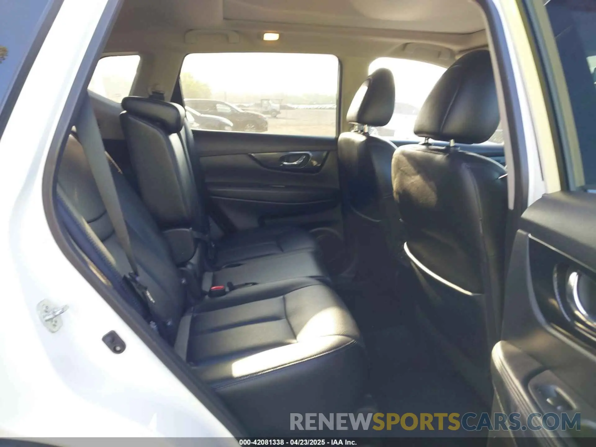 8 Photograph of a damaged car 5N1AT2MT7KC825753 NISSAN ROGUE 2019