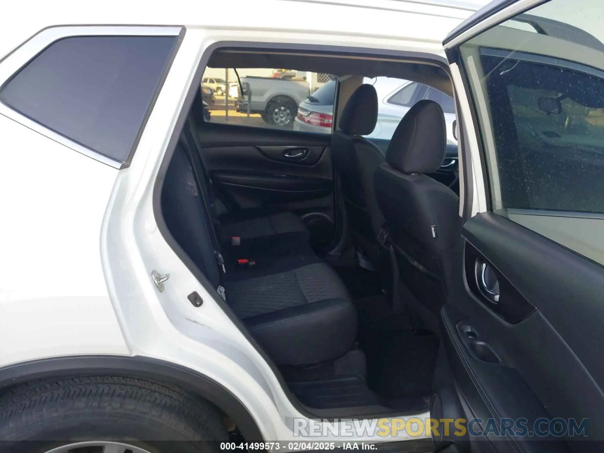 8 Photograph of a damaged car 5N1AT2MT7KC827700 NISSAN ROGUE 2019