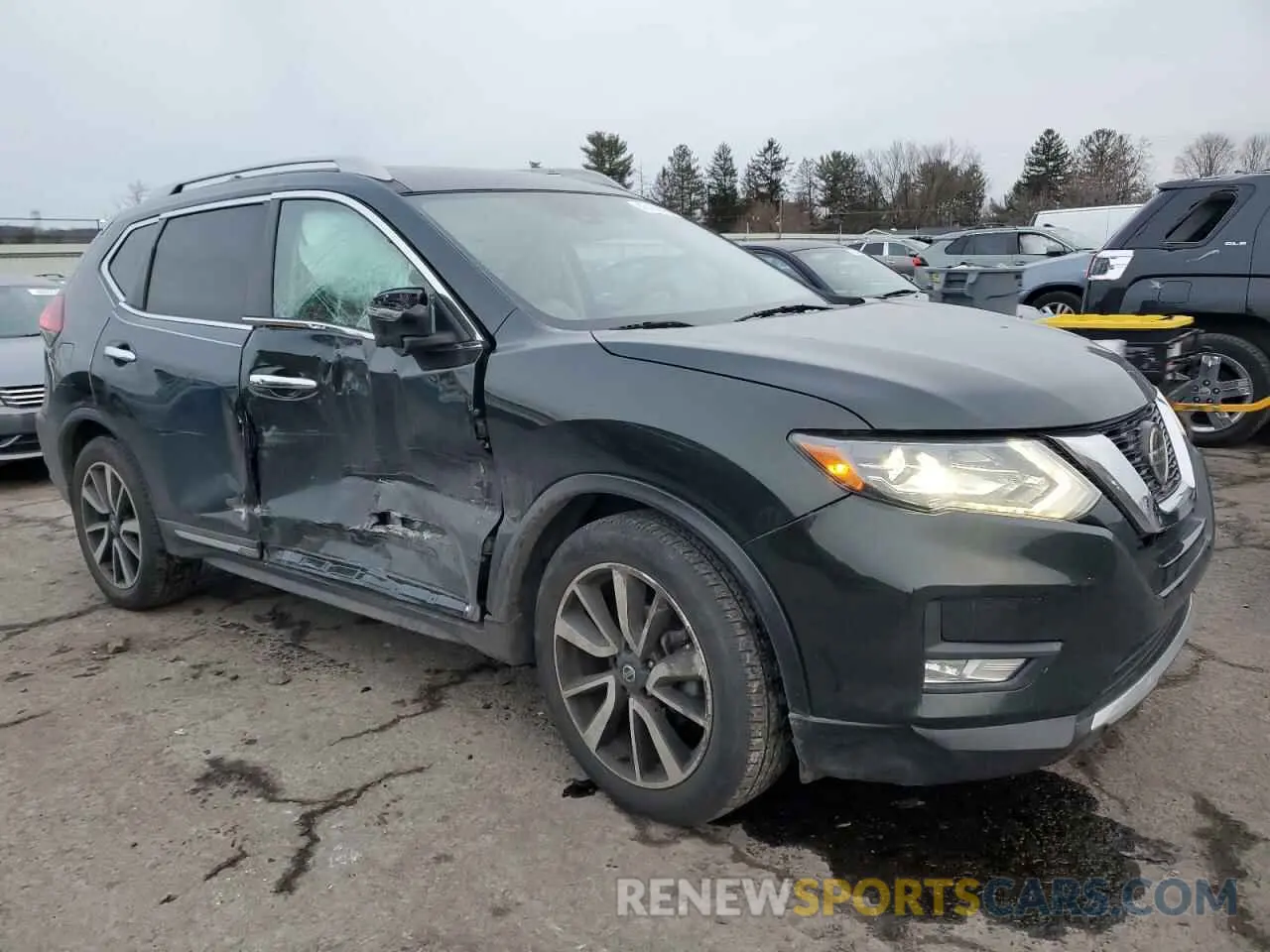 4 Photograph of a damaged car 5N1AT2MT7KC840320 NISSAN ROGUE 2019