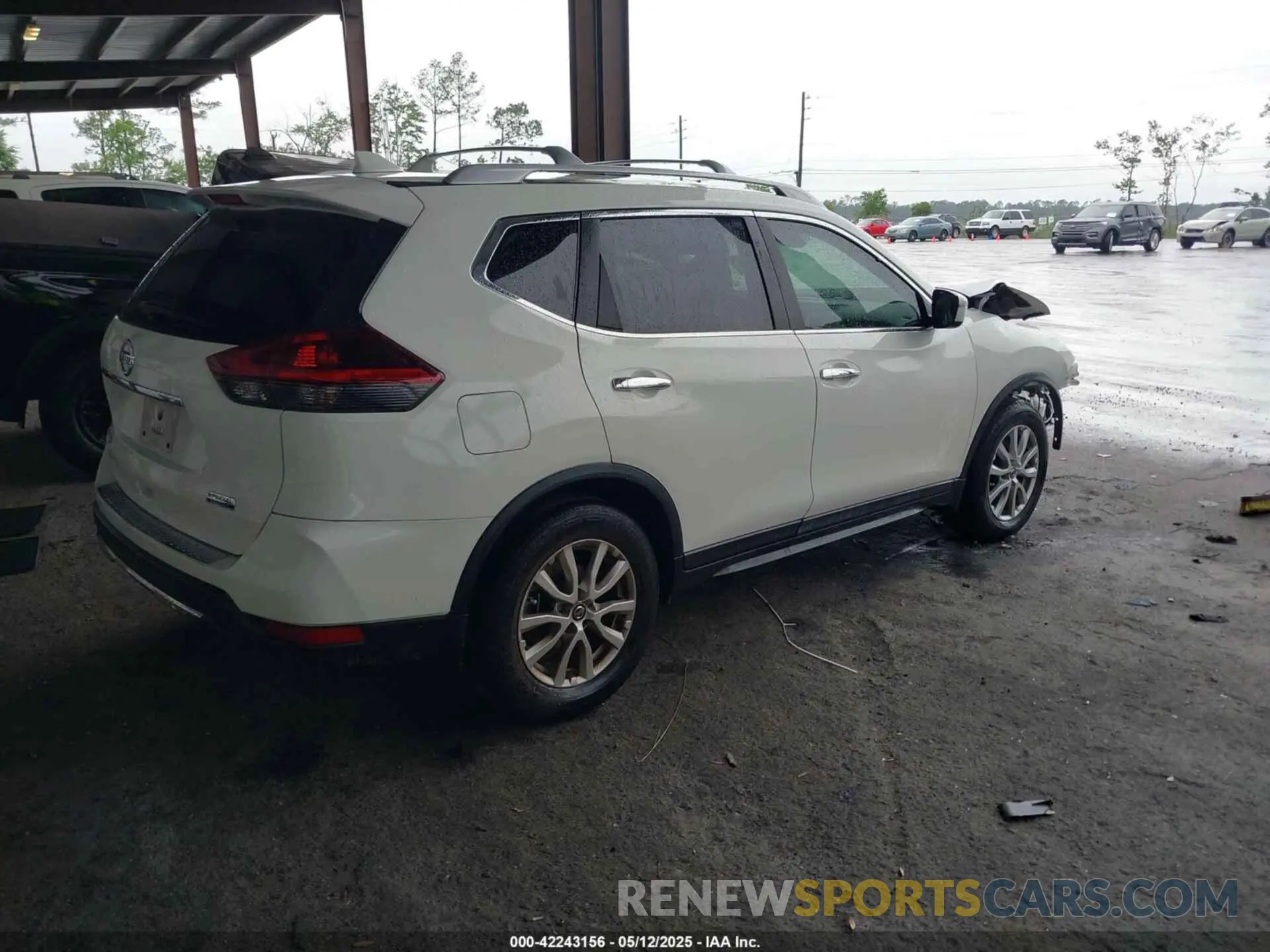 4 Photograph of a damaged car 5N1AT2MT7KC844450 NISSAN ROGUE 2019