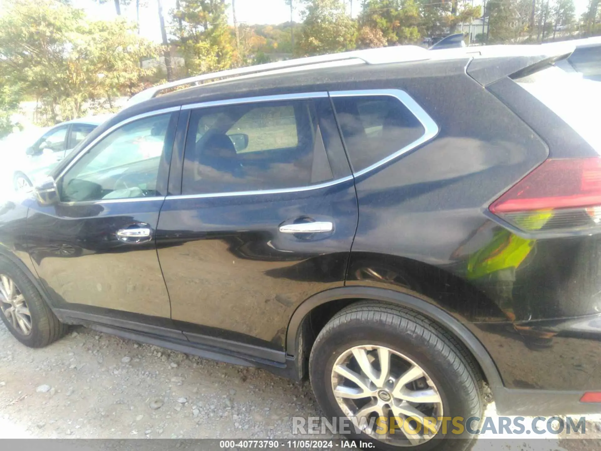 15 Photograph of a damaged car 5N1AT2MT8KC700728 NISSAN ROGUE 2019