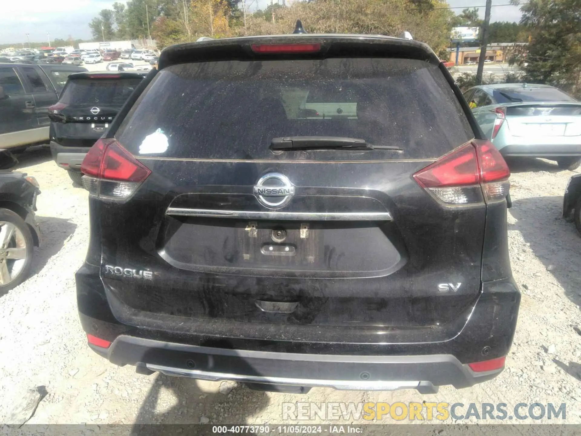 17 Photograph of a damaged car 5N1AT2MT8KC700728 NISSAN ROGUE 2019