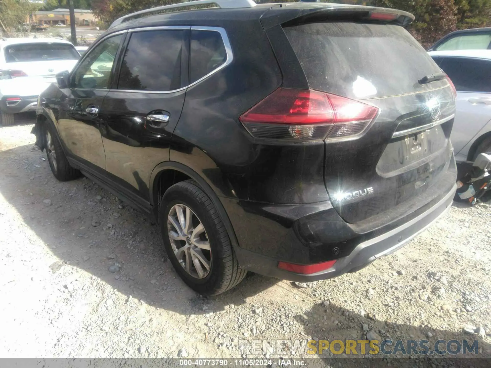 3 Photograph of a damaged car 5N1AT2MT8KC700728 NISSAN ROGUE 2019