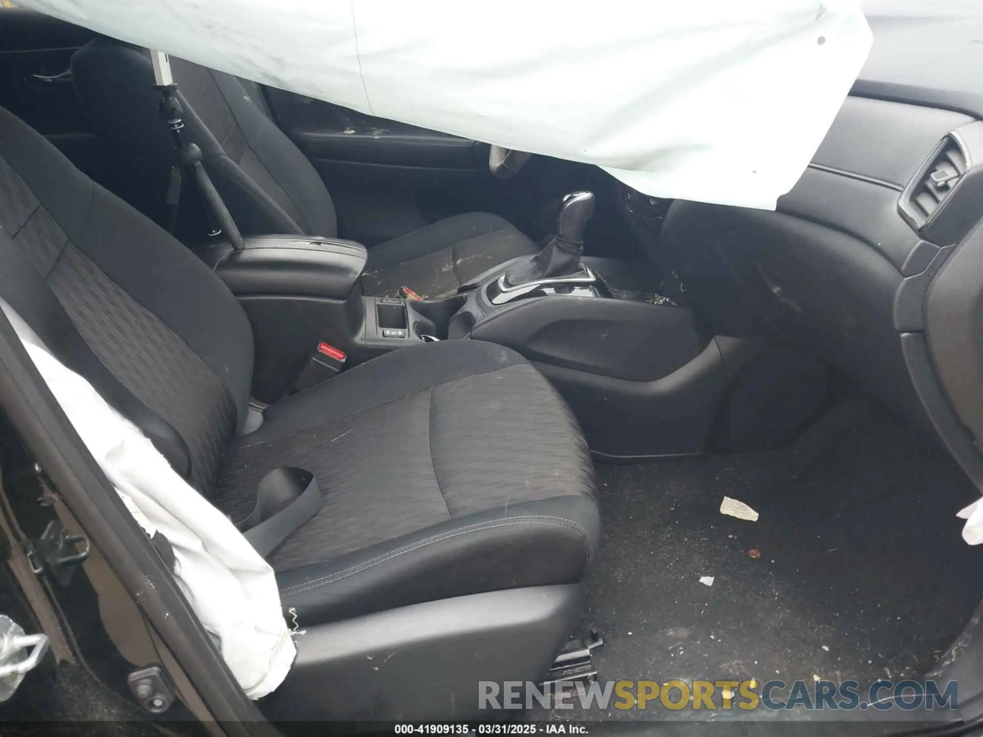 5 Photograph of a damaged car 5N1AT2MT8KC701247 NISSAN ROGUE 2019