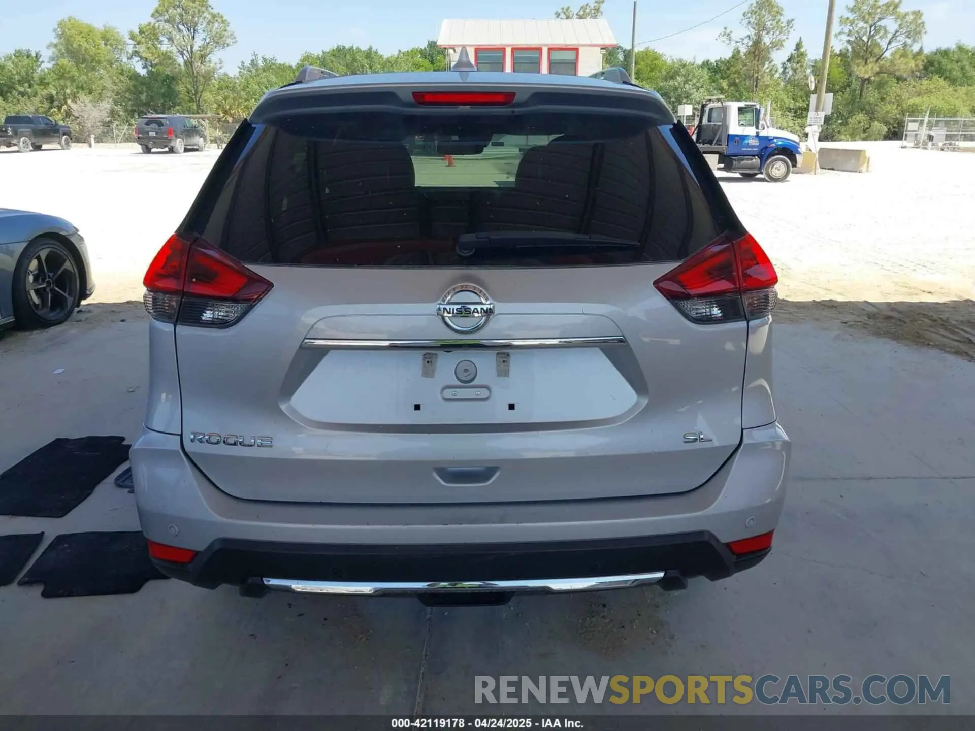 16 Photograph of a damaged car 5N1AT2MT8KC743174 NISSAN ROGUE 2019