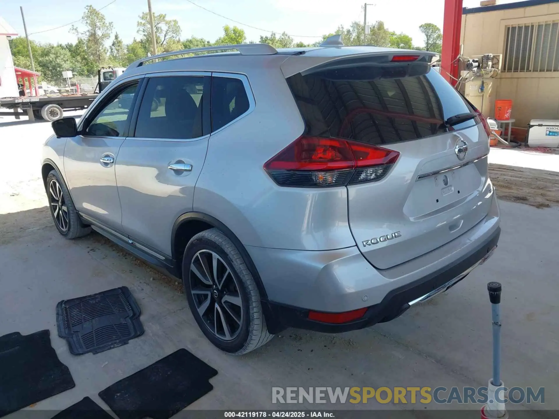 3 Photograph of a damaged car 5N1AT2MT8KC743174 NISSAN ROGUE 2019
