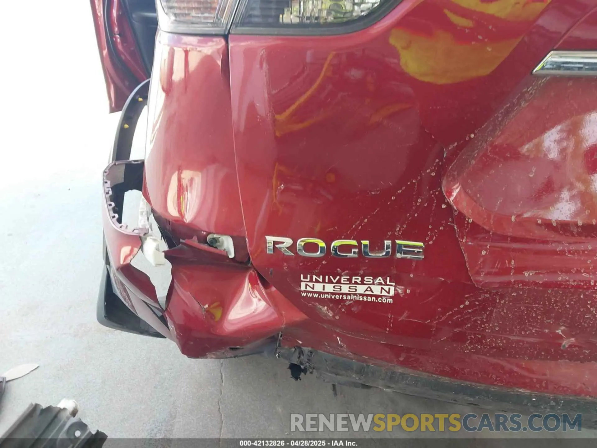 6 Photograph of a damaged car 5N1AT2MT8KC746978 NISSAN ROGUE 2019