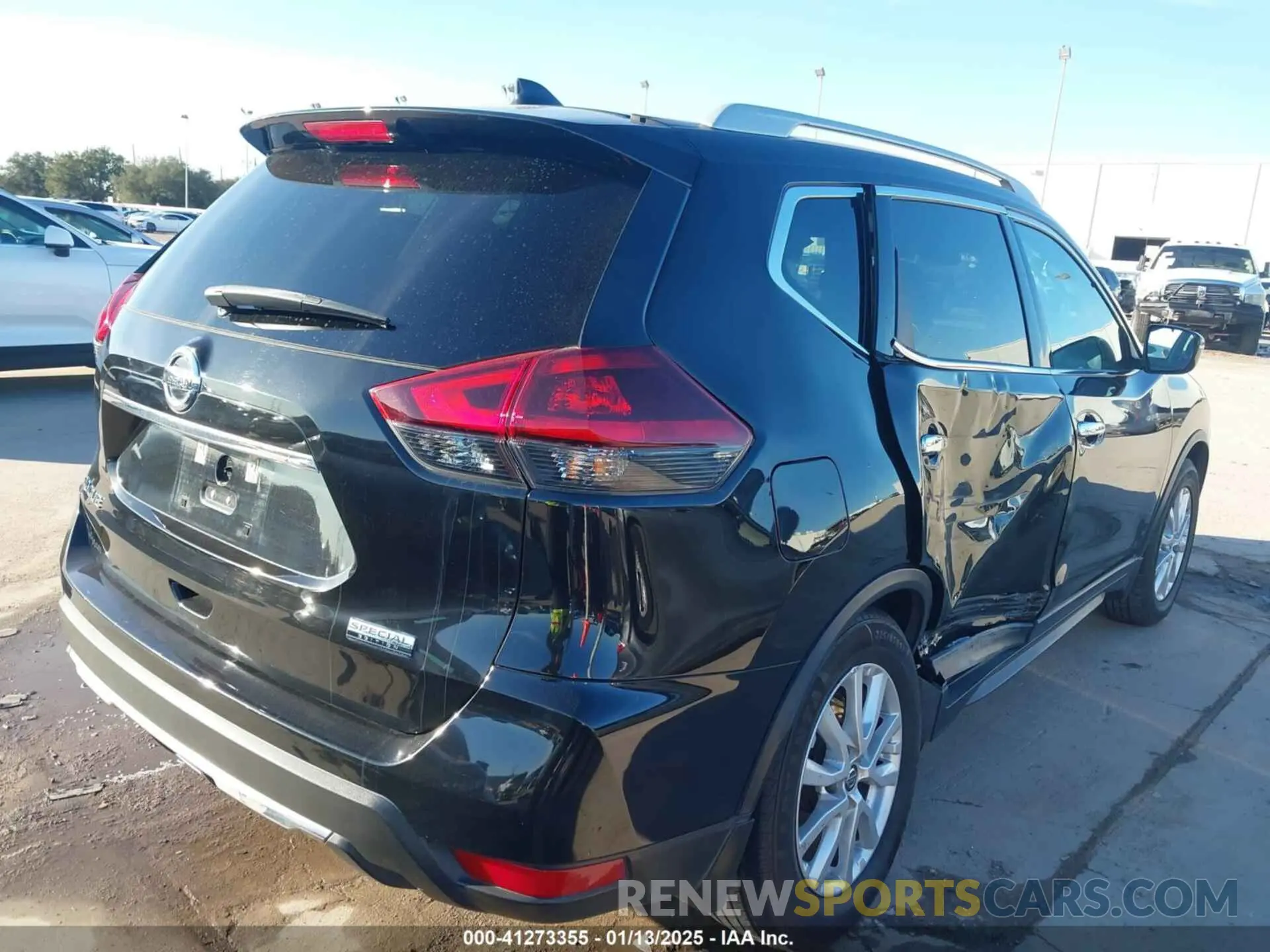 4 Photograph of a damaged car 5N1AT2MT8KC758936 NISSAN ROGUE 2019