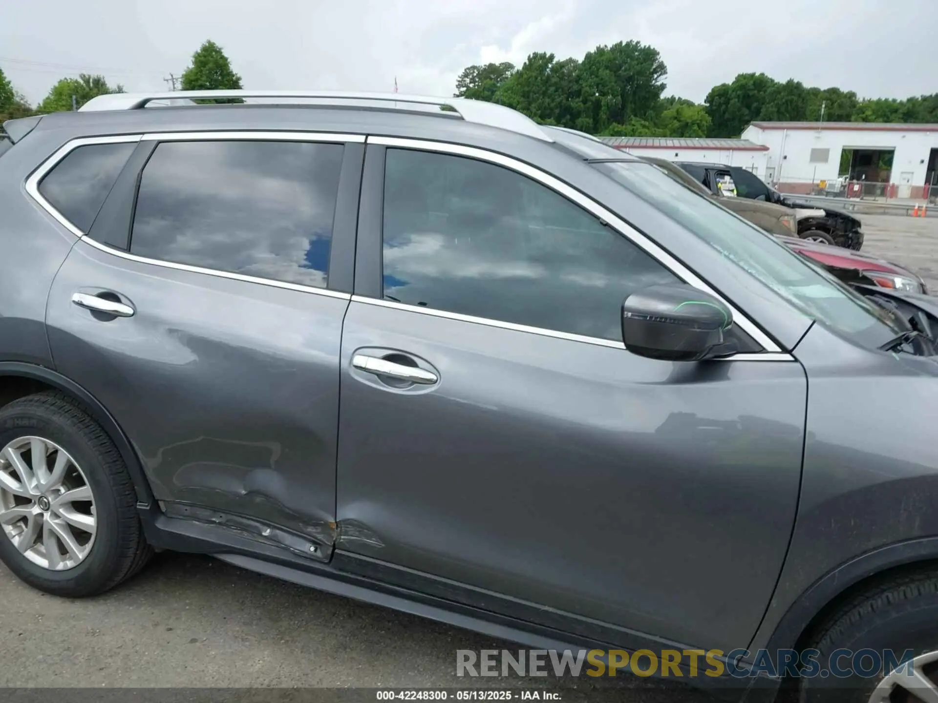 13 Photograph of a damaged car 5N1AT2MT8KC766342 NISSAN ROGUE 2019
