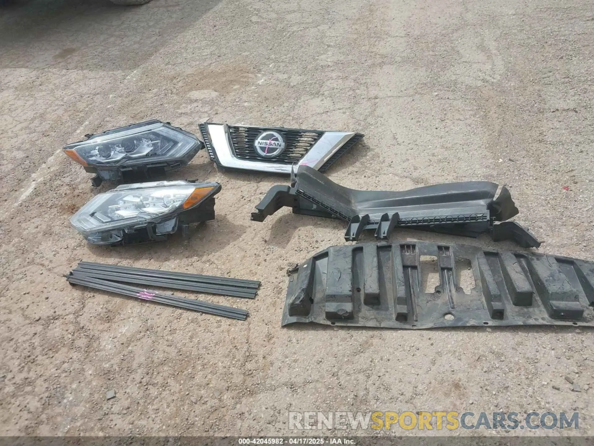 18 Photograph of a damaged car 5N1AT2MT8KC805074 NISSAN ROGUE 2019