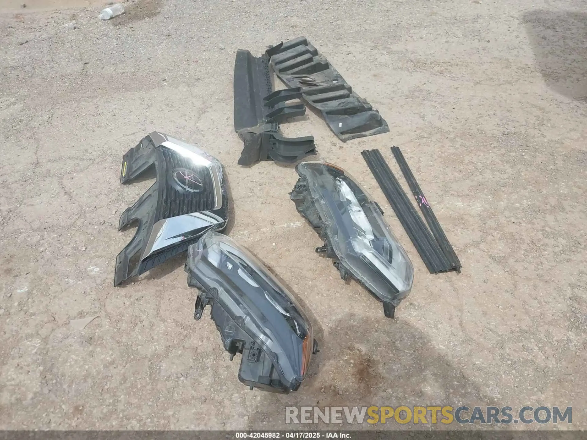 19 Photograph of a damaged car 5N1AT2MT8KC805074 NISSAN ROGUE 2019