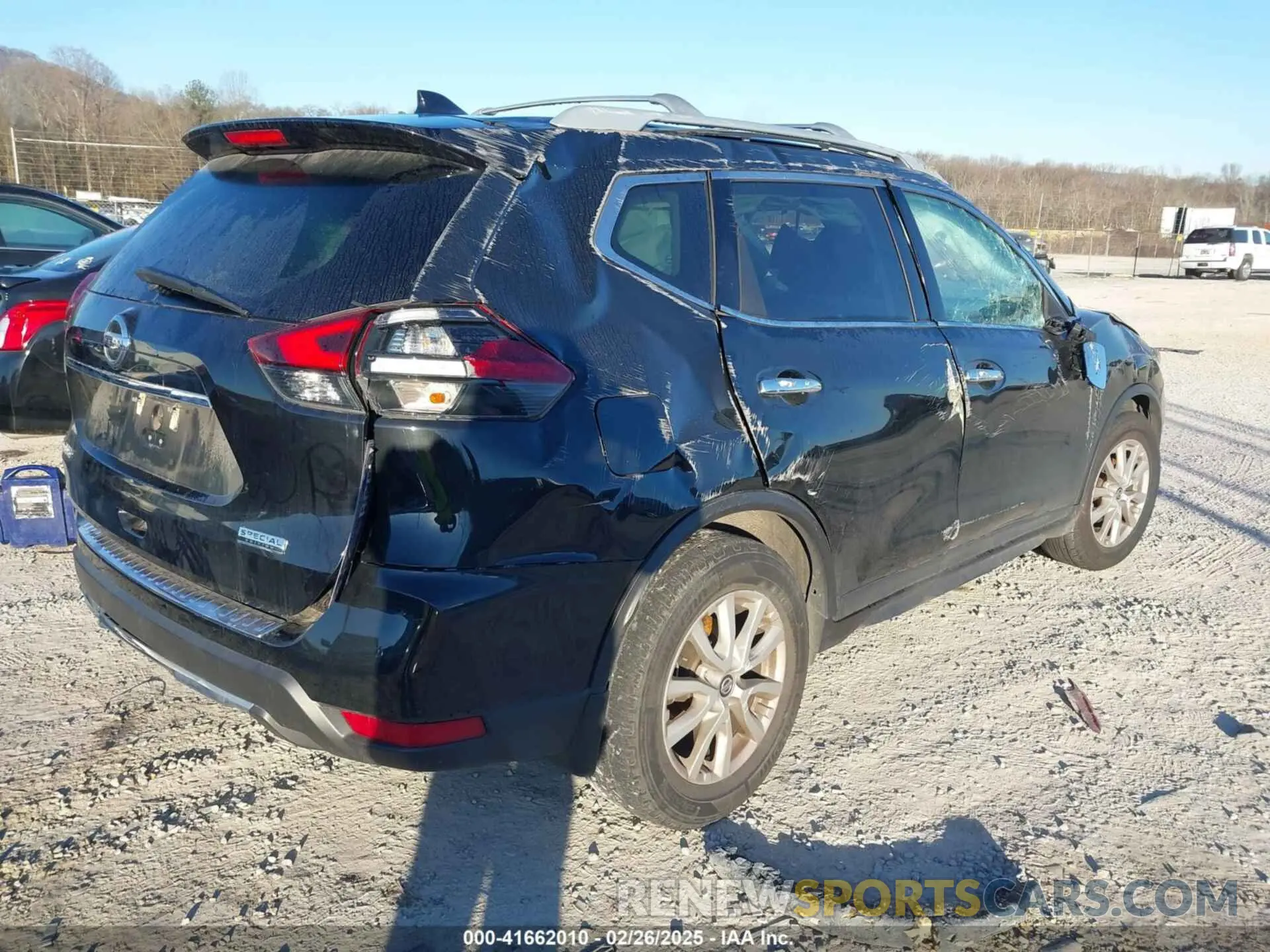 4 Photograph of a damaged car 5N1AT2MT8KC822327 NISSAN ROGUE 2019