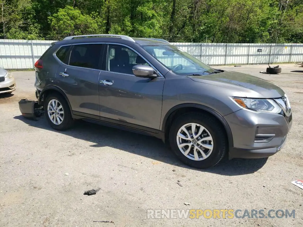 4 Photograph of a damaged car 5N1AT2MT8KC823736 NISSAN ROGUE 2019
