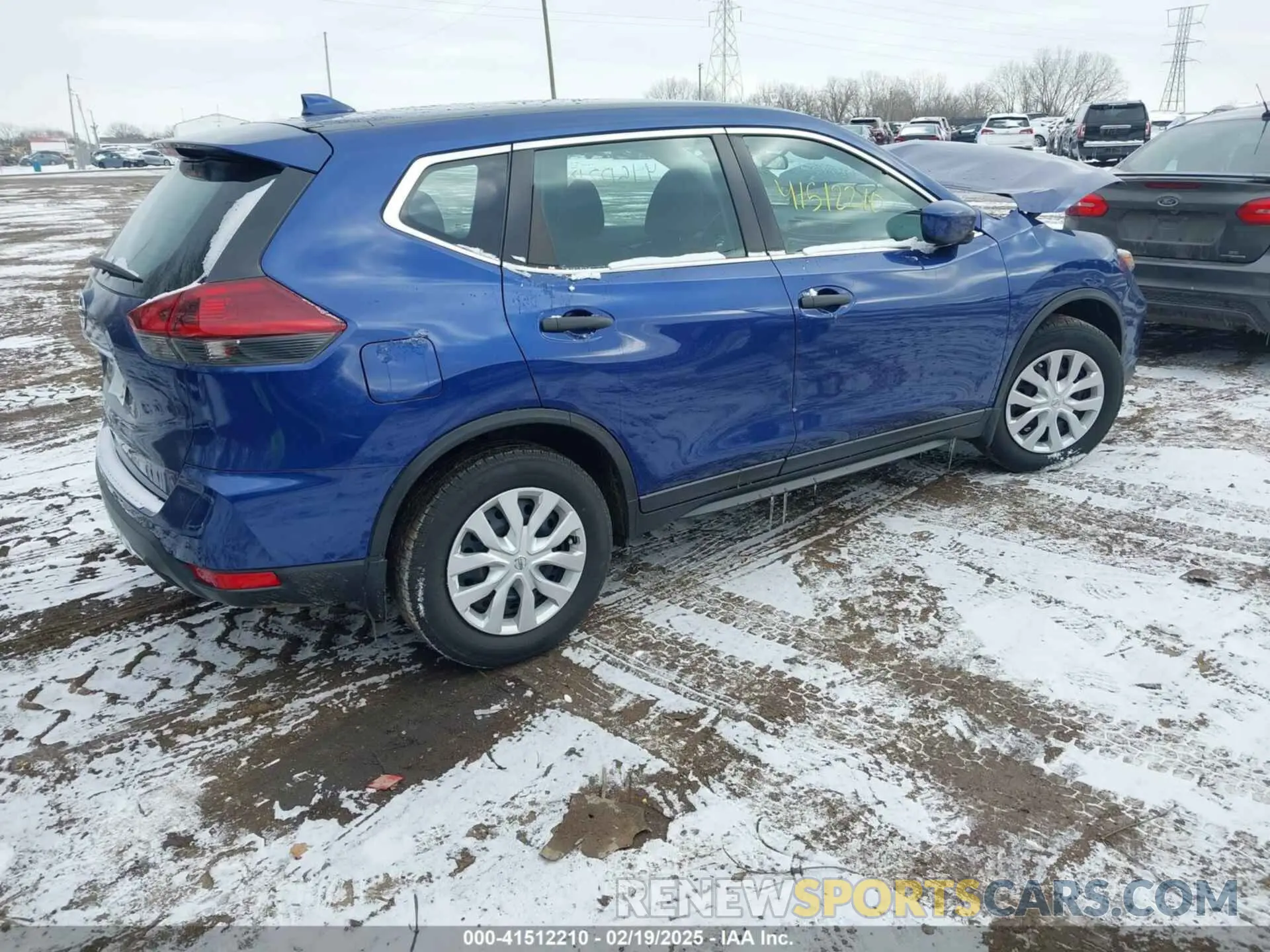 4 Photograph of a damaged car 5N1AT2MT8KC832260 NISSAN ROGUE 2019
