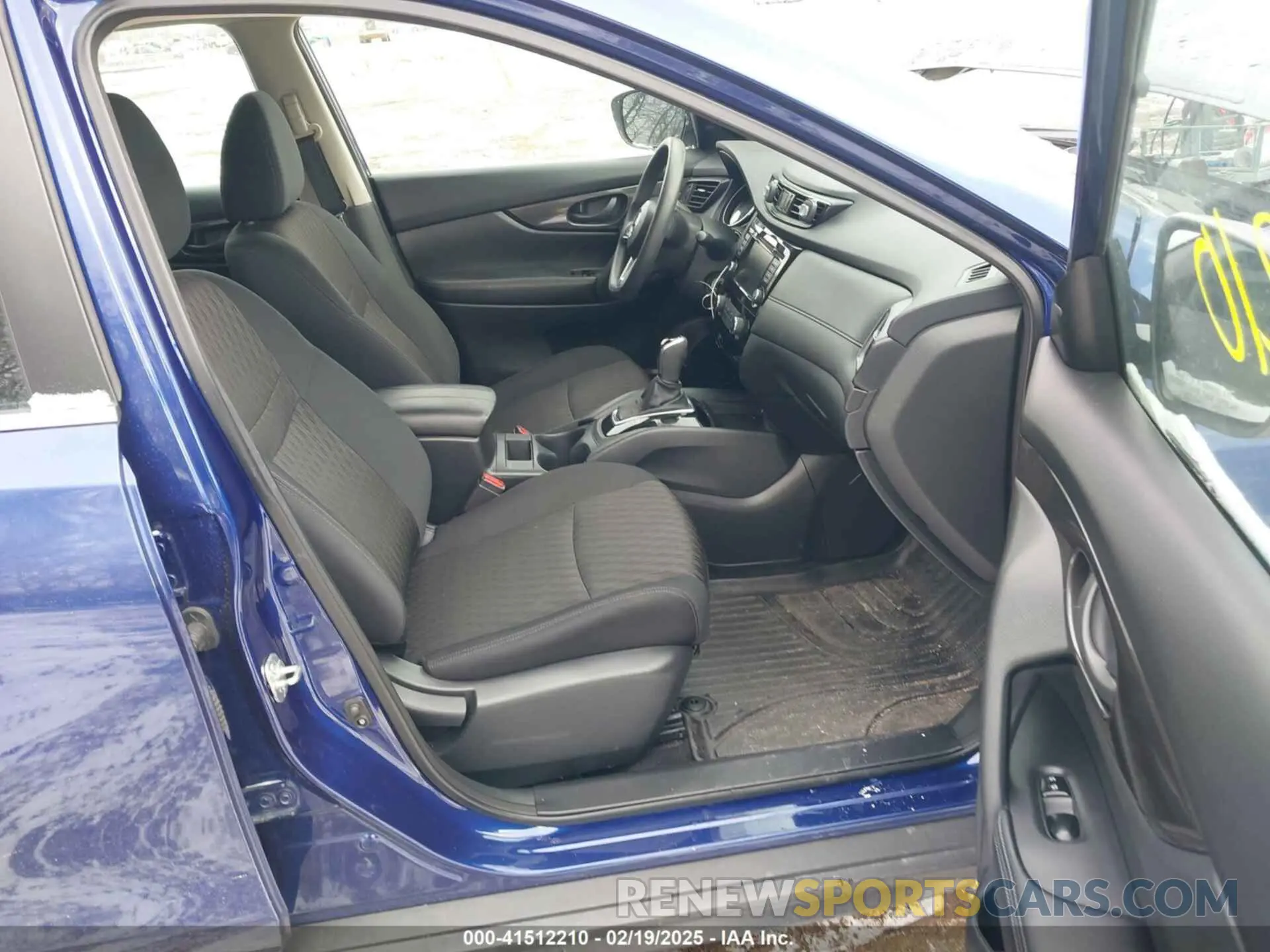 5 Photograph of a damaged car 5N1AT2MT8KC832260 NISSAN ROGUE 2019