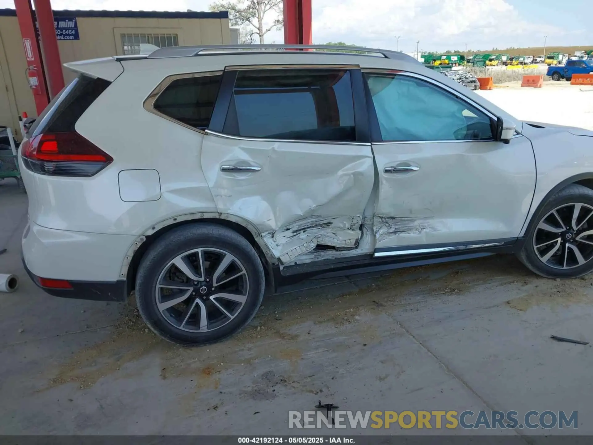 6 Photograph of a damaged car 5N1AT2MT9KC701113 NISSAN ROGUE 2019
