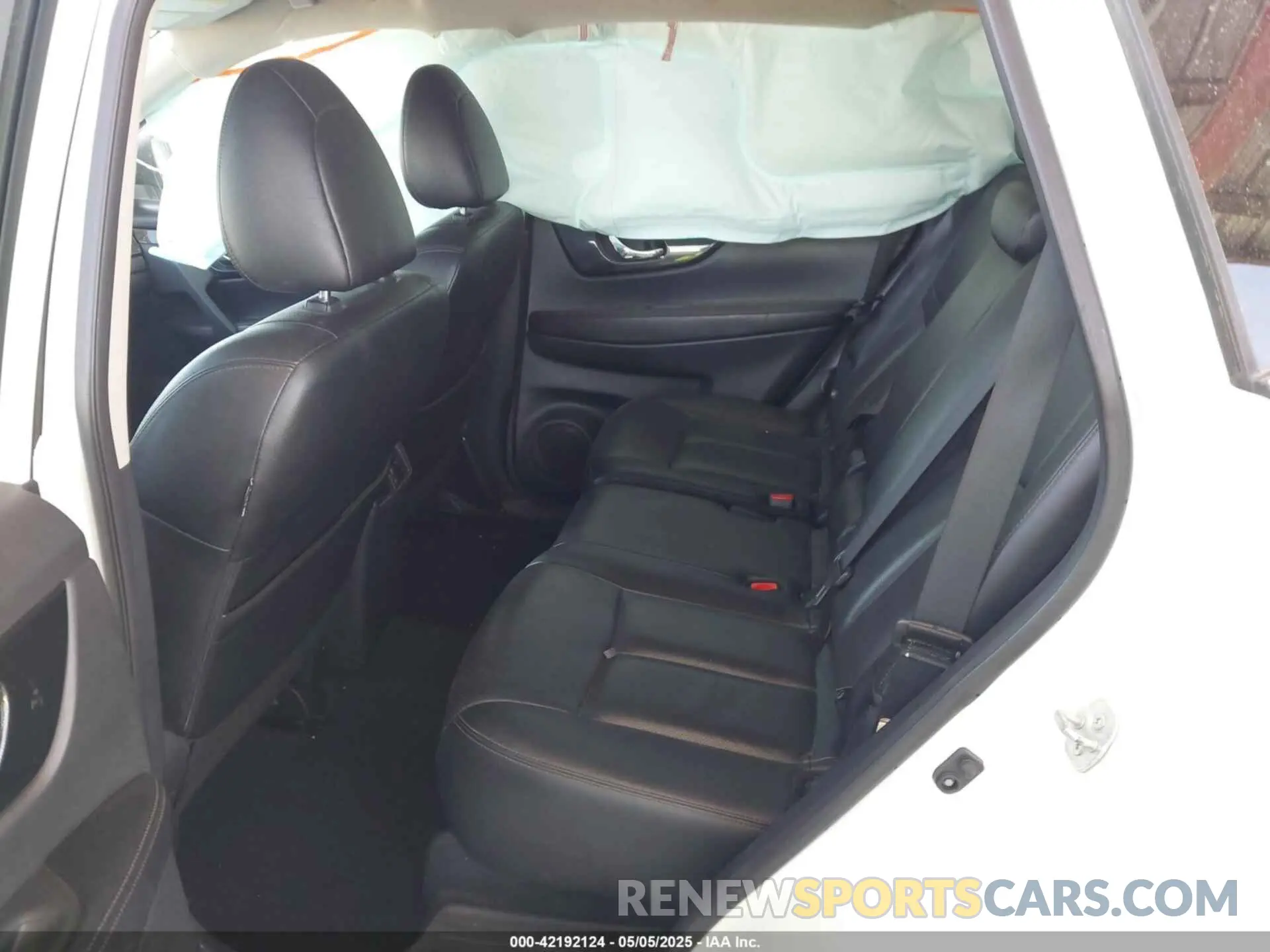 8 Photograph of a damaged car 5N1AT2MT9KC701113 NISSAN ROGUE 2019