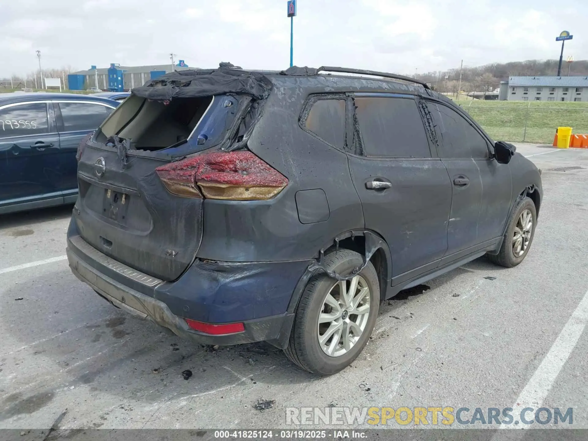 4 Photograph of a damaged car 5N1AT2MT9KC708949 NISSAN ROGUE 2019
