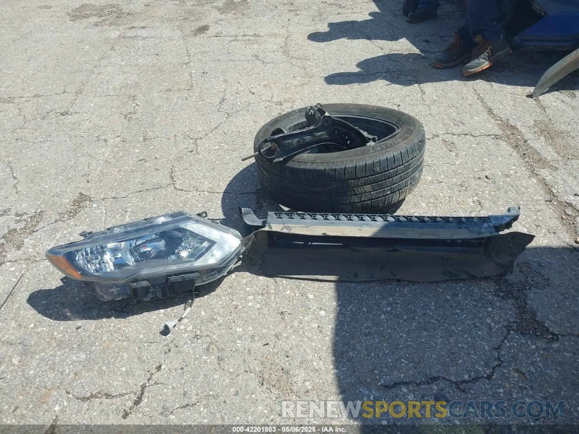 12 Photograph of a damaged car 5N1AT2MT9KC791900 NISSAN ROGUE 2019