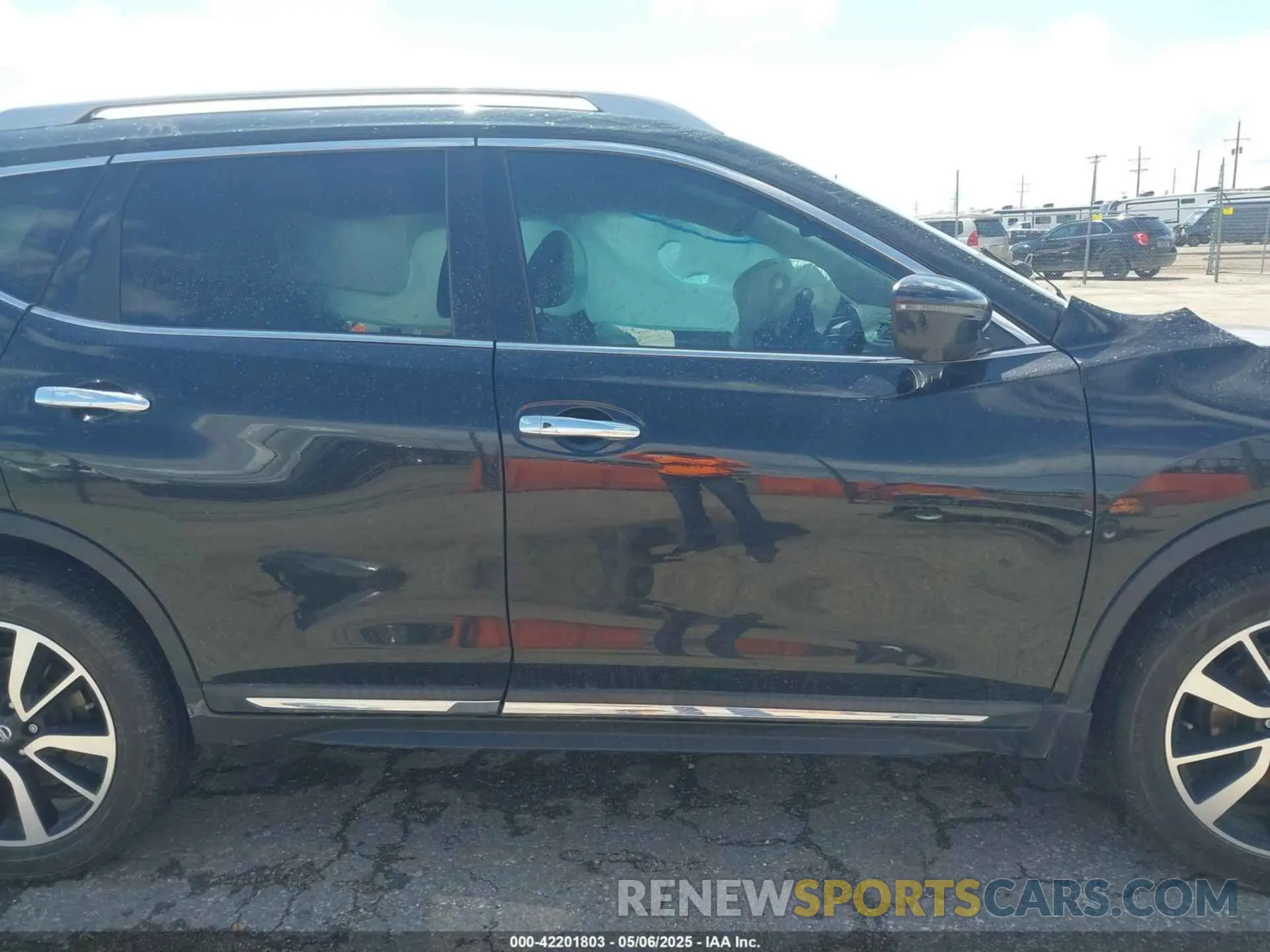 14 Photograph of a damaged car 5N1AT2MT9KC791900 NISSAN ROGUE 2019