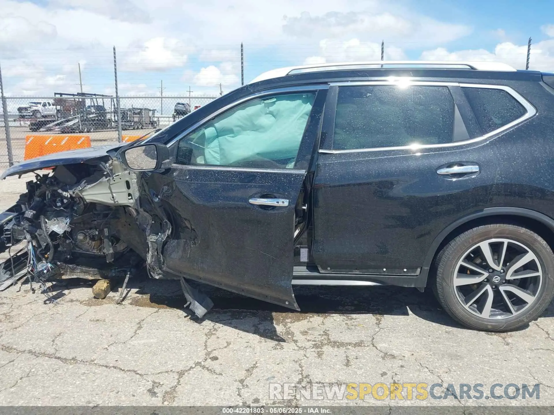 15 Photograph of a damaged car 5N1AT2MT9KC791900 NISSAN ROGUE 2019