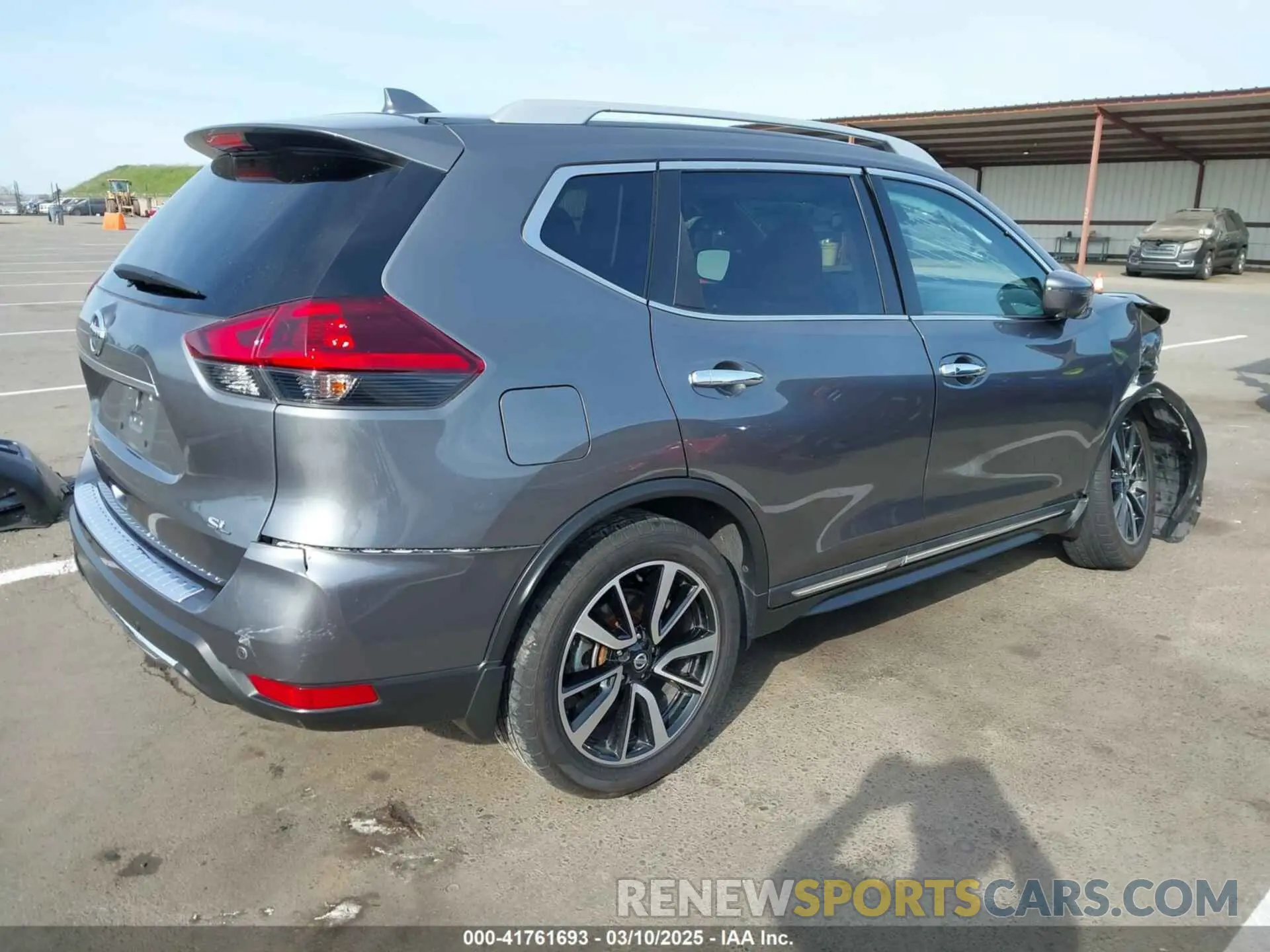 4 Photograph of a damaged car 5N1AT2MT9KC800370 NISSAN ROGUE 2019