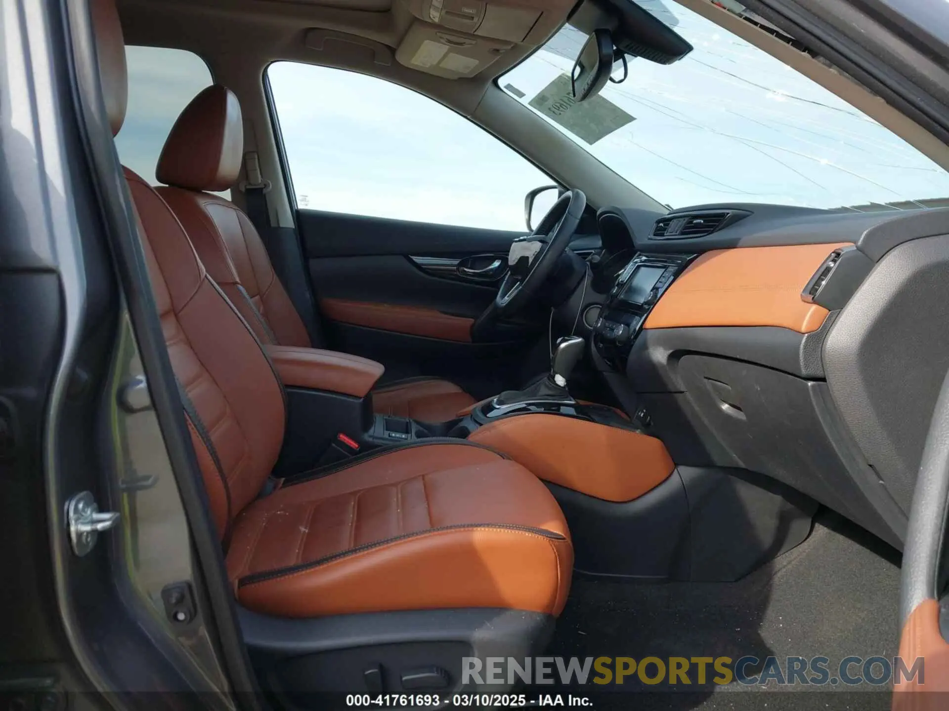 5 Photograph of a damaged car 5N1AT2MT9KC800370 NISSAN ROGUE 2019