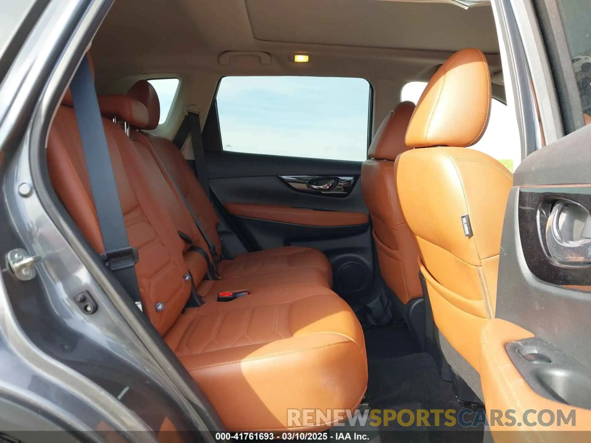 8 Photograph of a damaged car 5N1AT2MT9KC800370 NISSAN ROGUE 2019