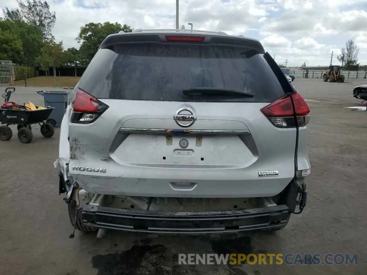 6 Photograph of a damaged car 5N1AT2MT9KC825995 NISSAN ROGUE 2019