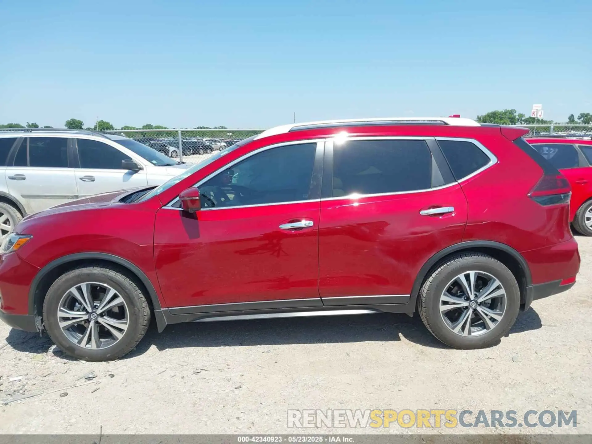 14 Photograph of a damaged car 5N1AT2MTXKC733228 NISSAN ROGUE 2019