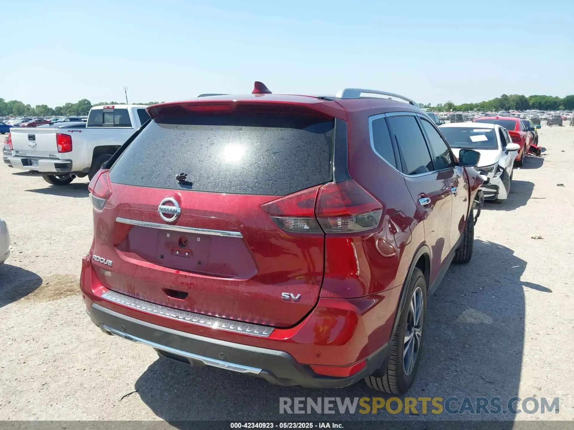 4 Photograph of a damaged car 5N1AT2MTXKC733228 NISSAN ROGUE 2019