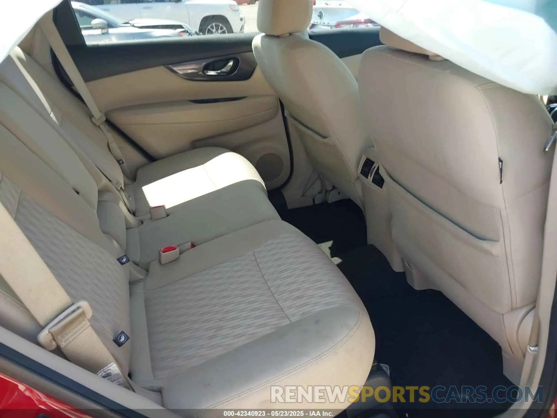 8 Photograph of a damaged car 5N1AT2MTXKC733228 NISSAN ROGUE 2019