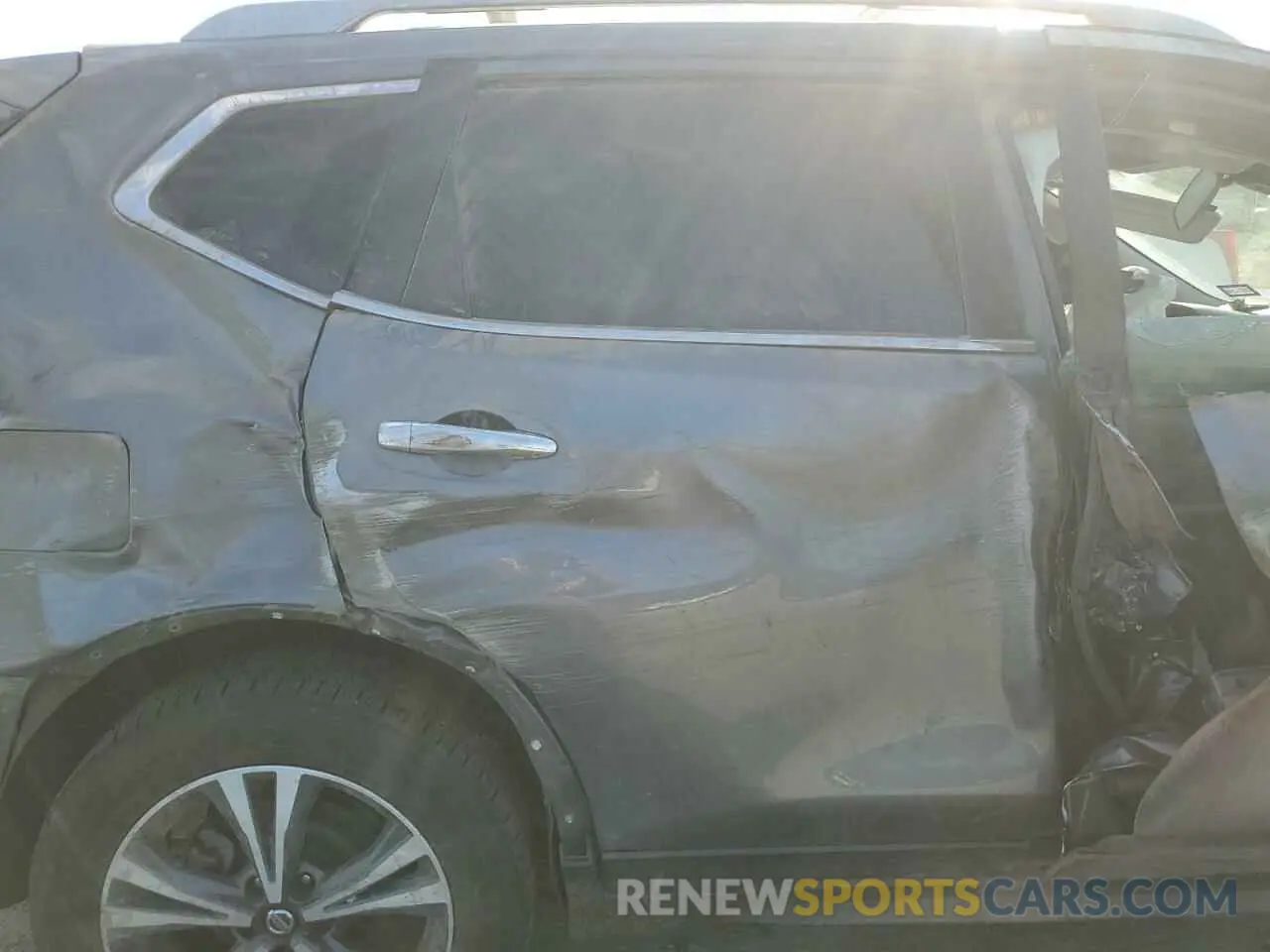 11 Photograph of a damaged car 5N1AT2MTXKC767105 NISSAN ROGUE 2019