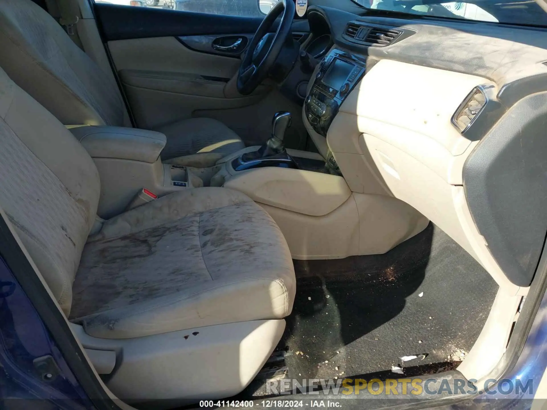 5 Photograph of a damaged car 5N1AT2MTXKC768108 NISSAN ROGUE 2019