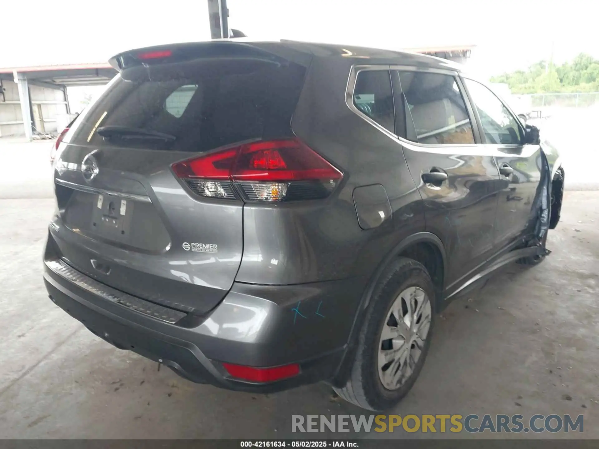 4 Photograph of a damaged car 5N1AT2MTXKC784924 NISSAN ROGUE 2019