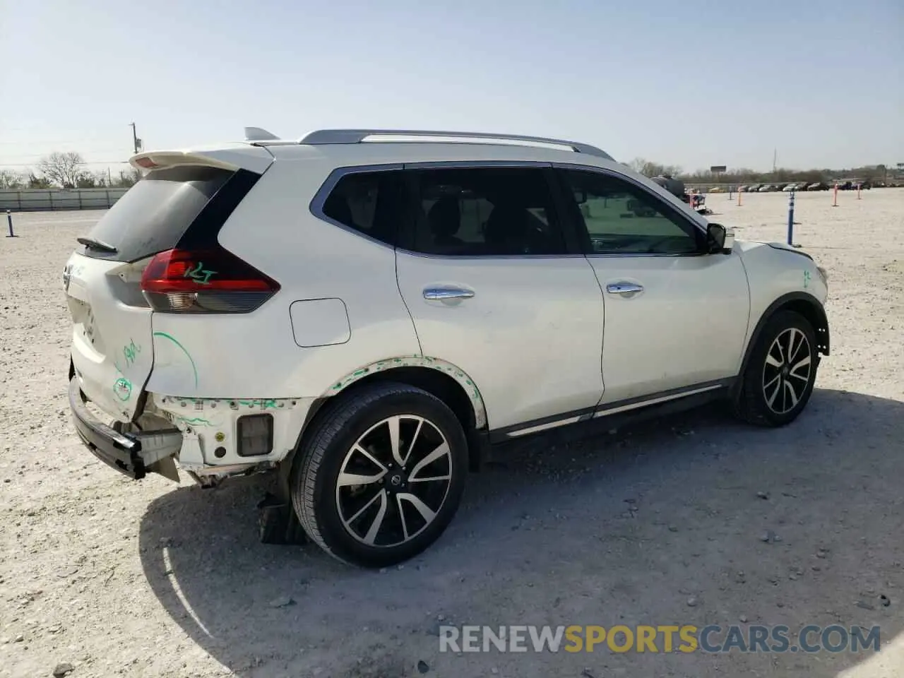 3 Photograph of a damaged car 5N1AT2MTXKC806601 NISSAN ROGUE 2019