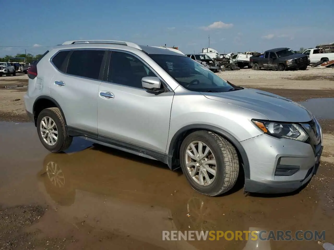 4 Photograph of a damaged car 5N1AT2MTXKC827495 NISSAN ROGUE 2019
