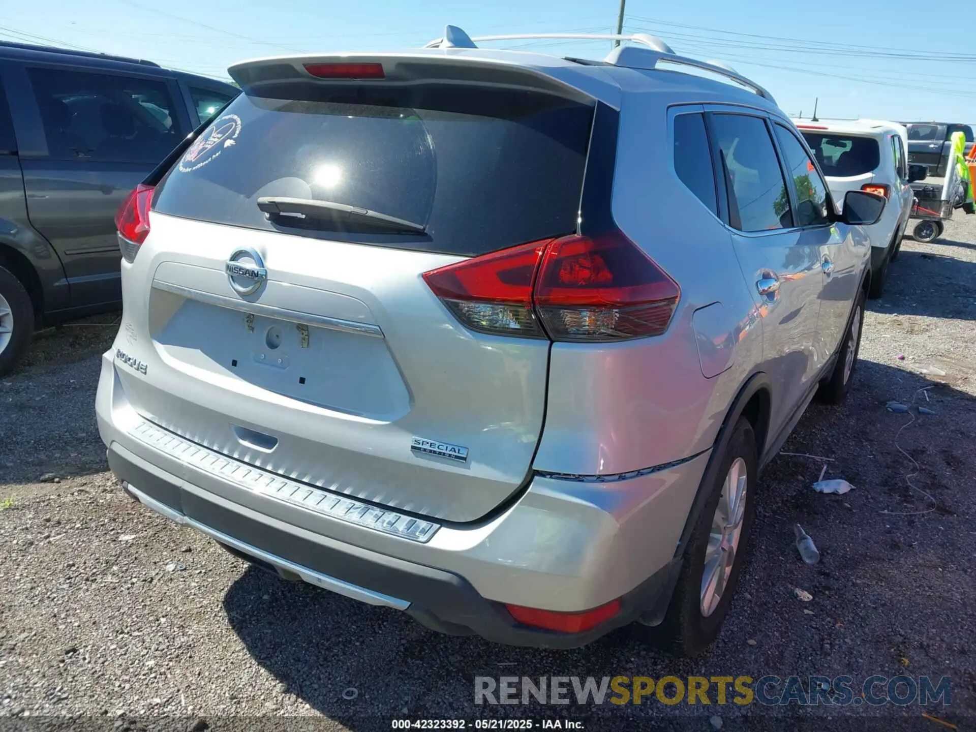4 Photograph of a damaged car 5N1AT2MTXKC845155 NISSAN ROGUE 2019