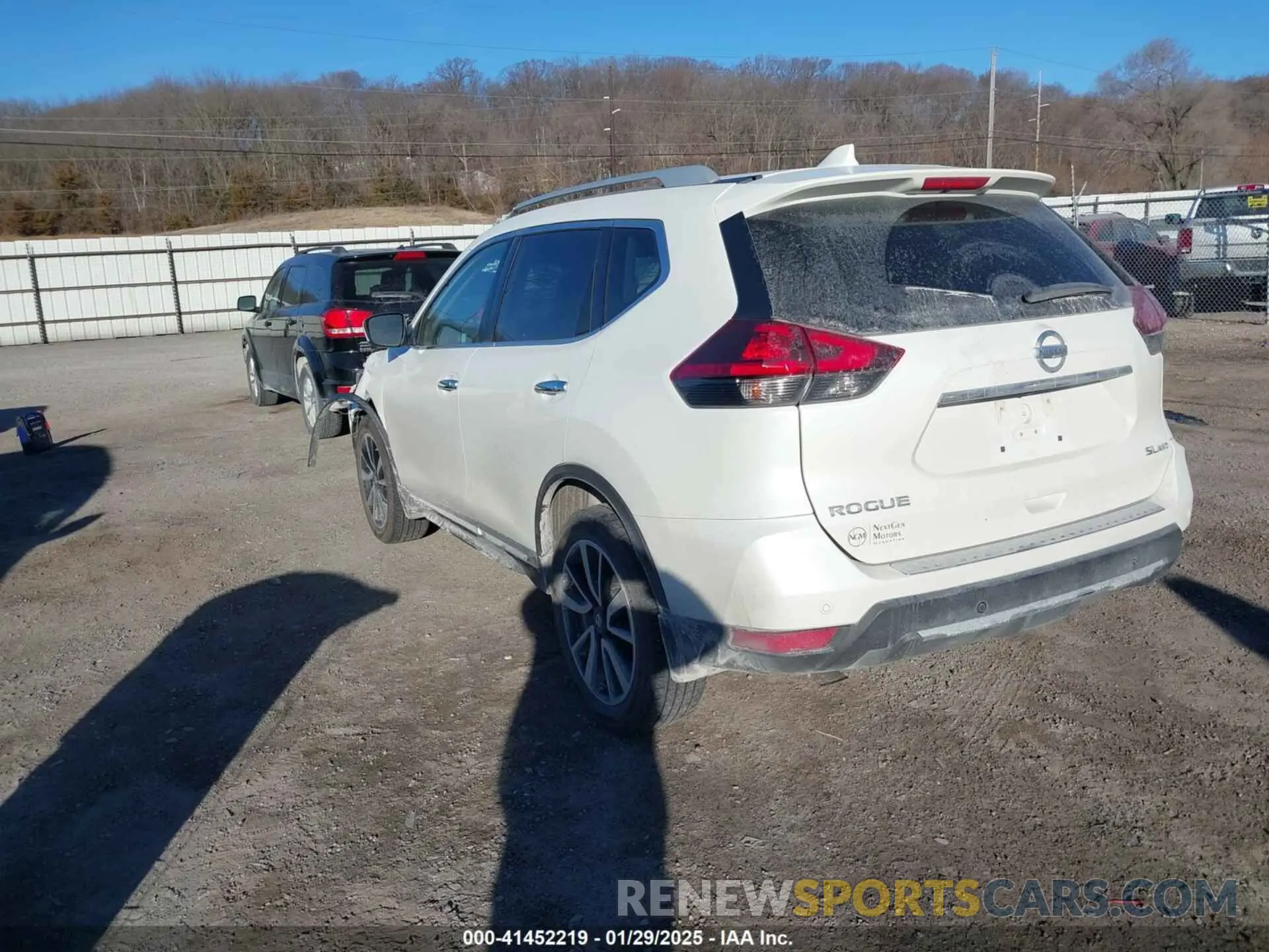 3 Photograph of a damaged car 5N1AT2MV0KC712535 NISSAN ROGUE 2019