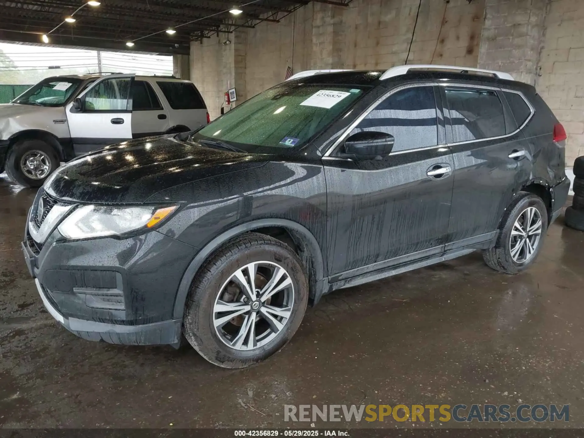 2 Photograph of a damaged car 5N1AT2MV0KC767647 NISSAN ROGUE 2019