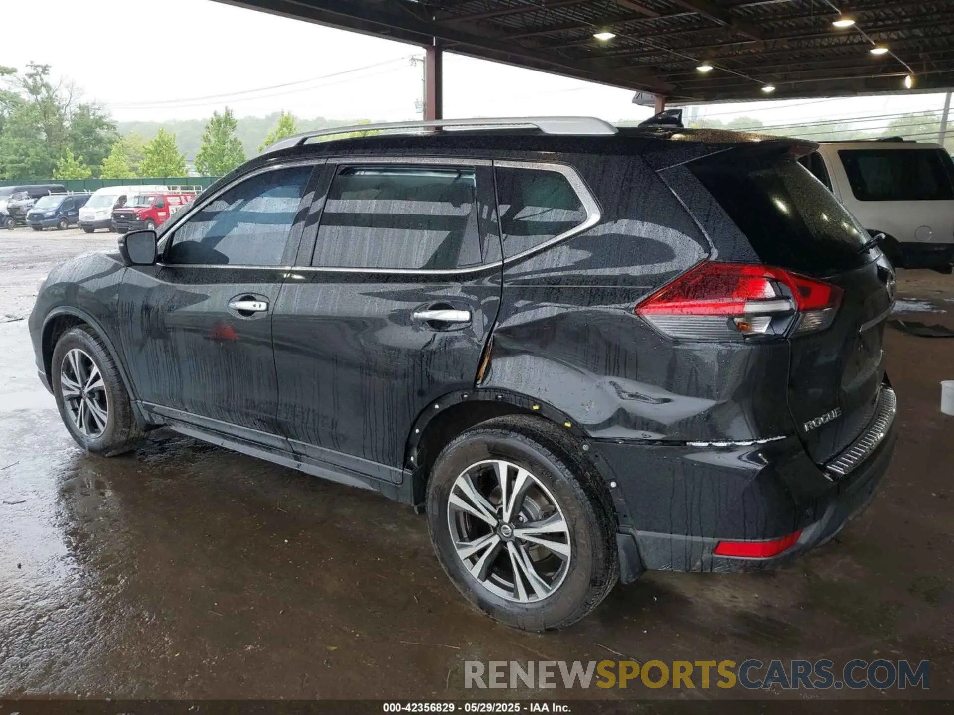 3 Photograph of a damaged car 5N1AT2MV0KC767647 NISSAN ROGUE 2019