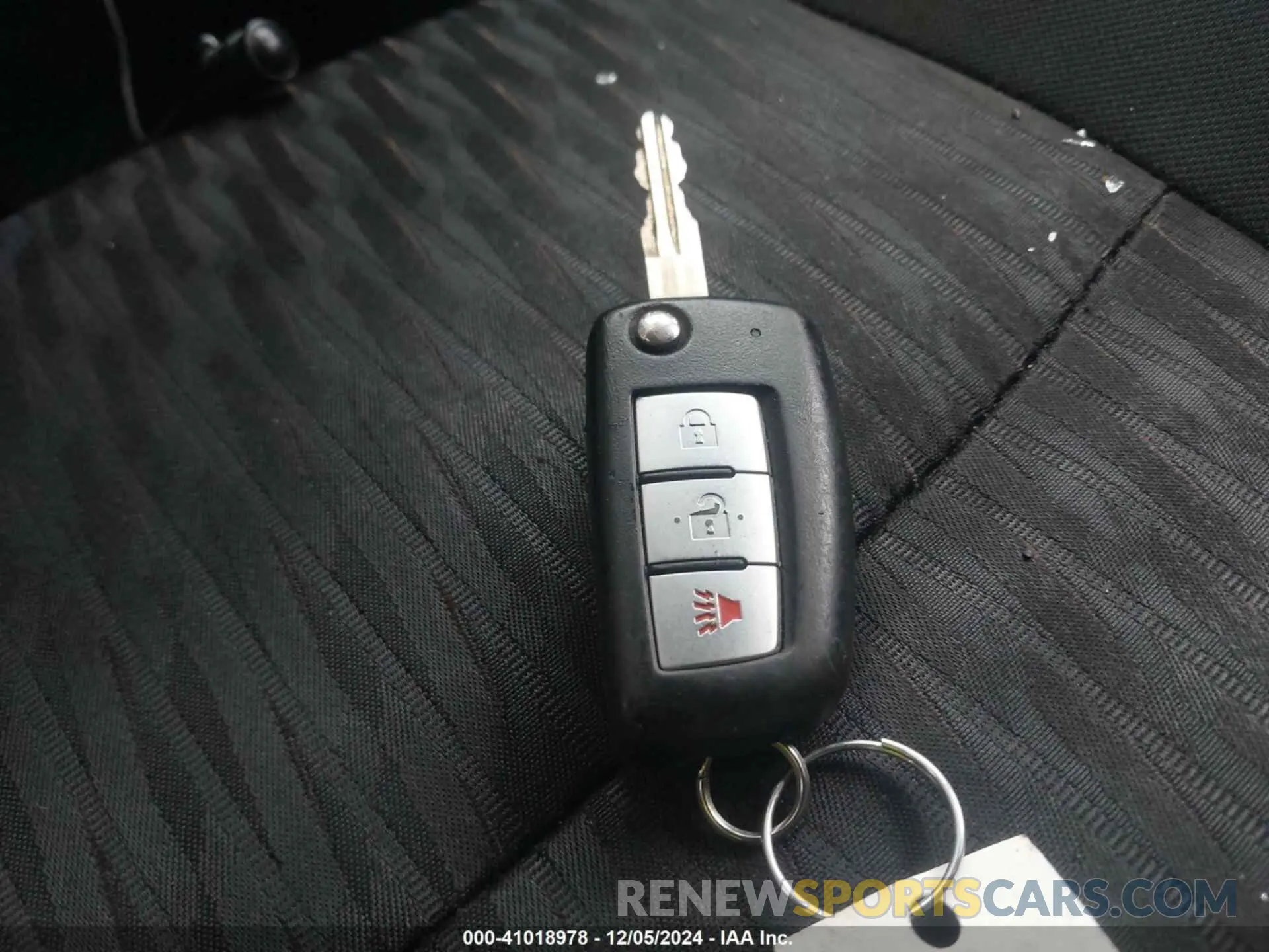 11 Photograph of a damaged car 5N1AT2MV0KC843710 NISSAN ROGUE 2019