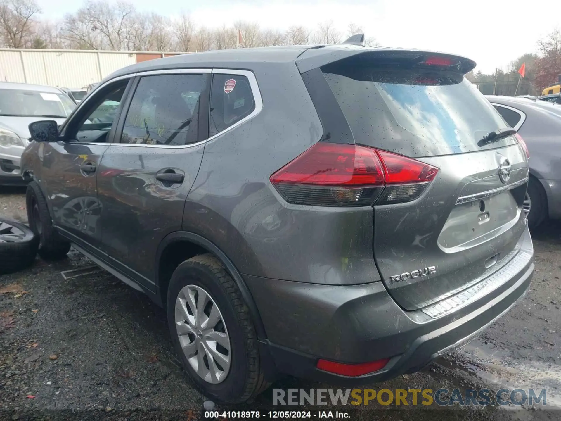 3 Photograph of a damaged car 5N1AT2MV0KC843710 NISSAN ROGUE 2019