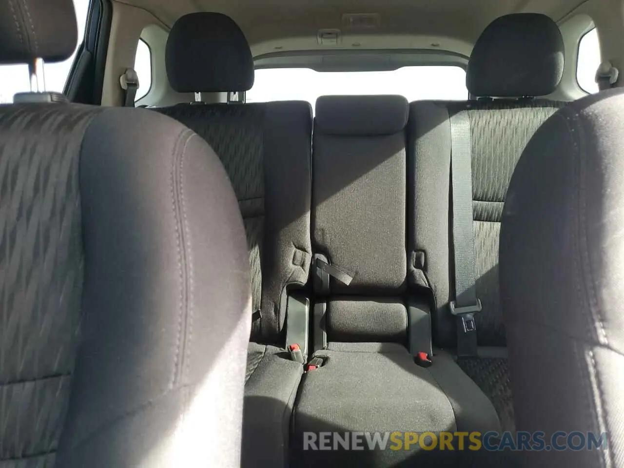 10 Photograph of a damaged car 5N1AT2MV0KC844310 NISSAN ROGUE 2019