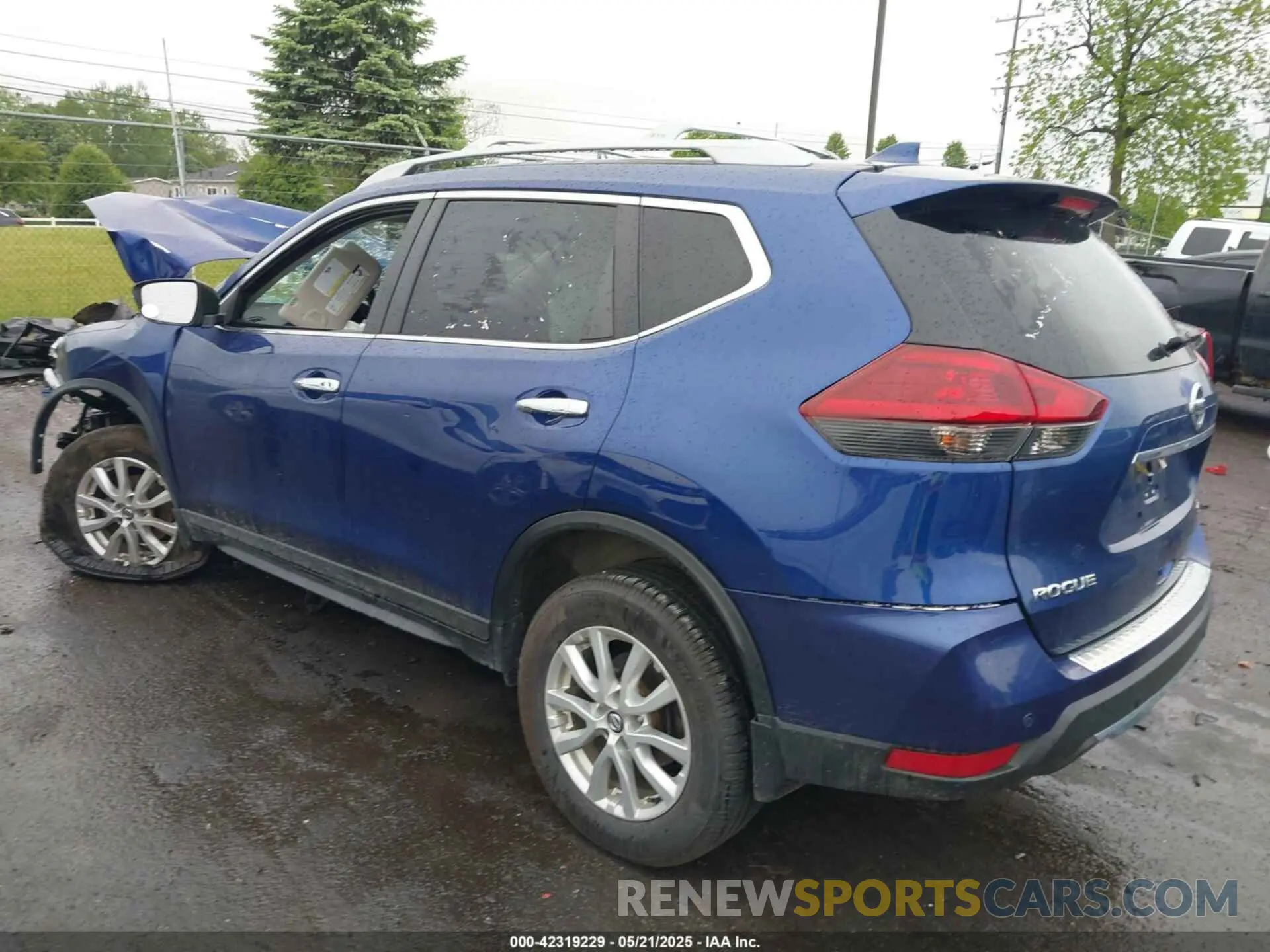 3 Photograph of a damaged car 5N1AT2MV1KC715461 NISSAN ROGUE 2019